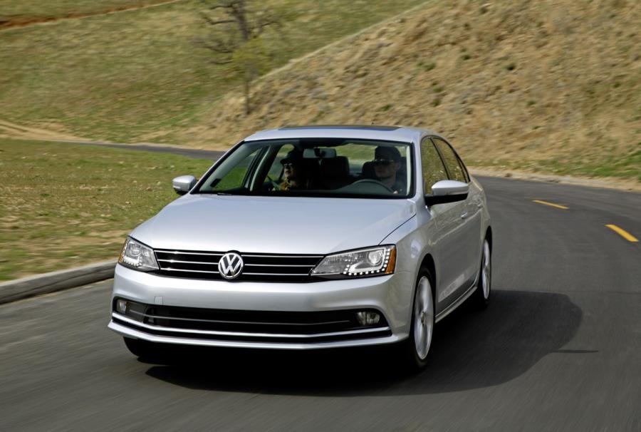  Volkswagen Jetta 2015 года  (US) (фото 25 из 62)